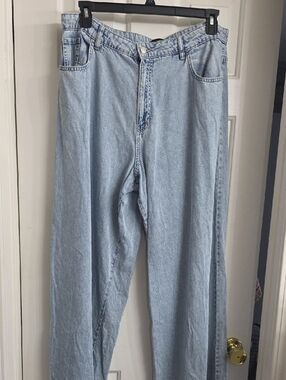 Light Wash Straight Leg Denim Jeans